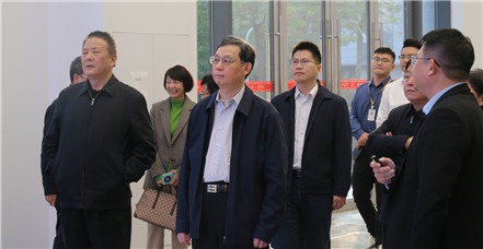 中国法学会副会长、最高法院咨询委员会副主任、最高法院原副院长姜伟一行莅临云顶集团官网集团调研指导