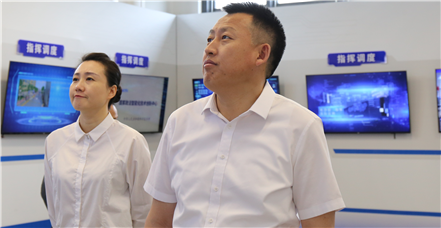 黑龙江省大庆市萨尔图区委副书记、区长权占峰一行莅临云顶集团官网集团考察指导